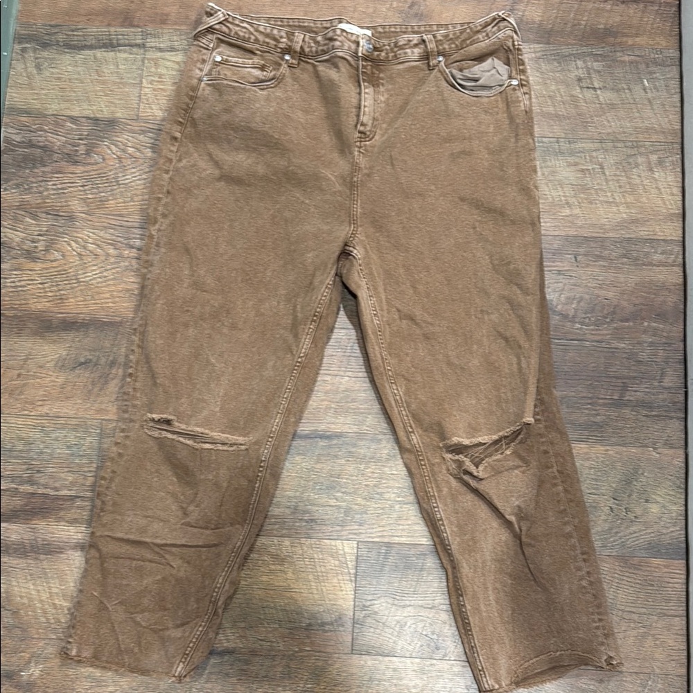 Brown Straight Jeans with distressed knees
